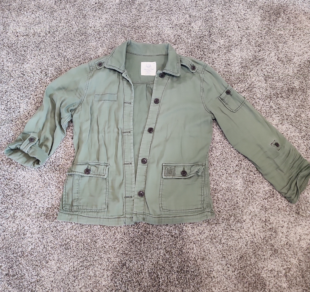American Eagle Outfitters Olive Button-Up Shirt